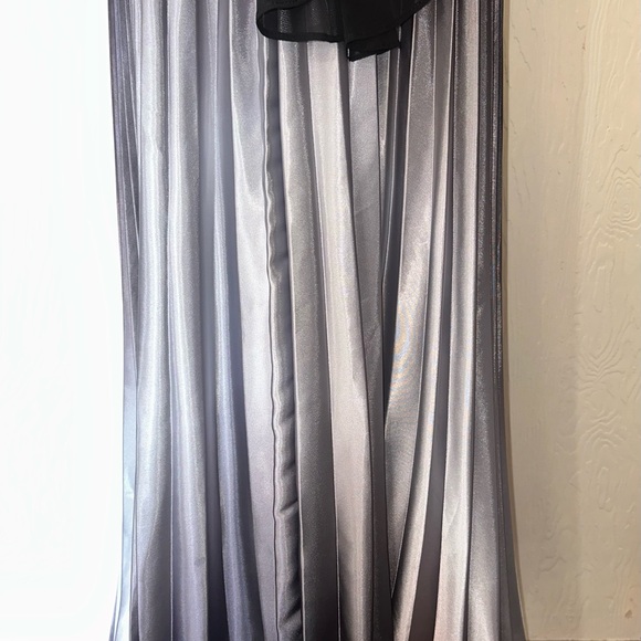 Betsey & Adam by Linda Bernell Spaghetti Strap Elegant Pleated Gown - Picture 3 of 8